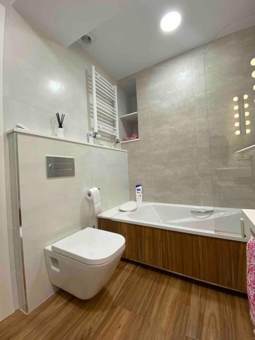 Apartamento A 100Metros De La Playa De San Lorenzo Gijón Zewnętrze zdjęcie